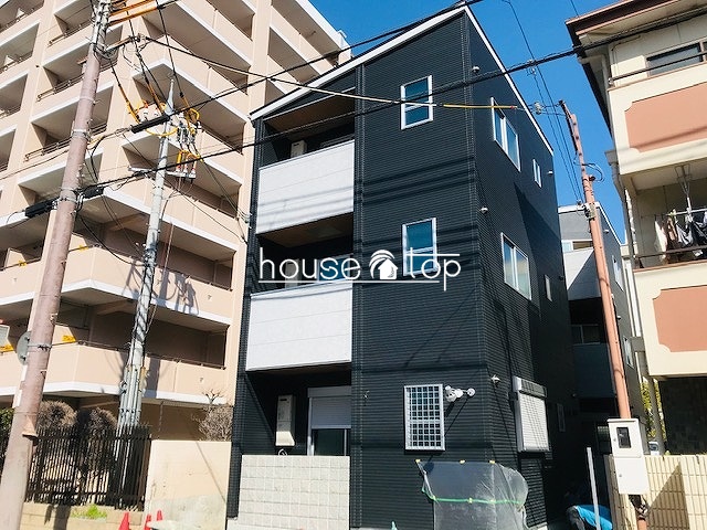 建物外観　オートロック完備！インターネット使用料月額無料