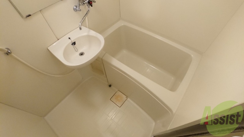 バス・シャワールーム　お風呂になります。一日の疲れを癒してくださいね。