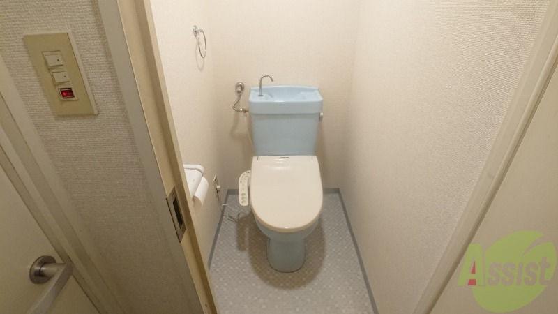 トイレ　こちらはトイレです。清潔感があり、安心して使用できます。