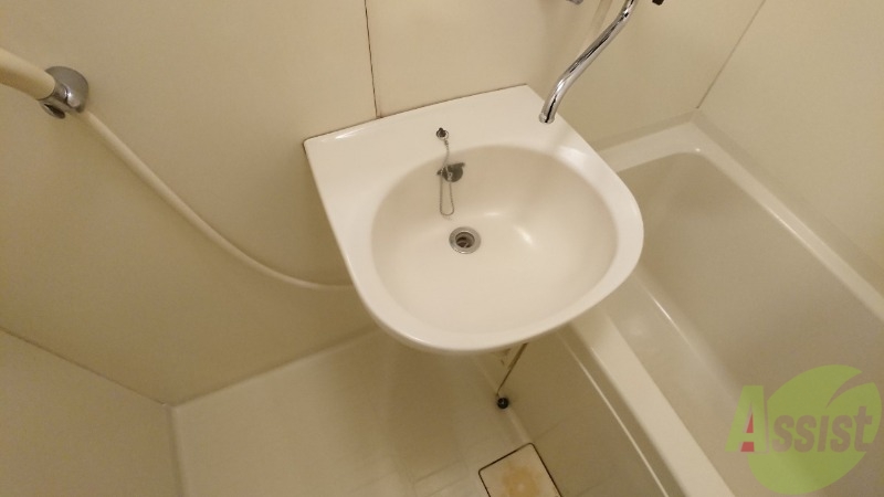 洗面設備　こちらに洗面台があります。朝の洗顔はこちらで。