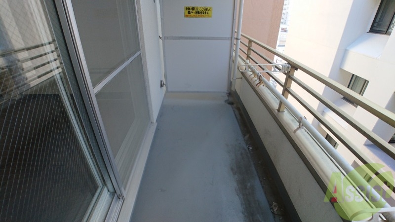 バルコニー　バルコニーが広くプチガーデニングも出来そうですね～。