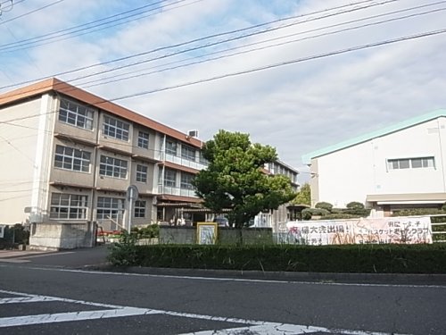 【静岡市清水区馬走のマンションの小学校】