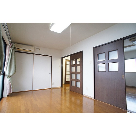 居室・リビング　※お部屋は同物件別室の画像です。