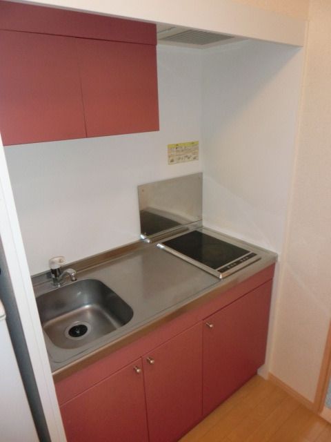 キッチン　電気コンロ完備のシステムキッチン