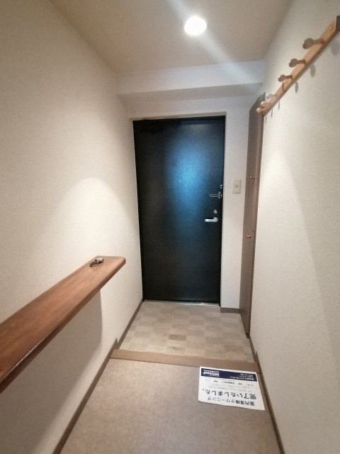 【札幌市中央区南三条西のマンションの玄関】
