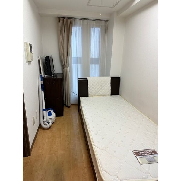【札幌市中央区南三条西のマンションの居室・リビング】