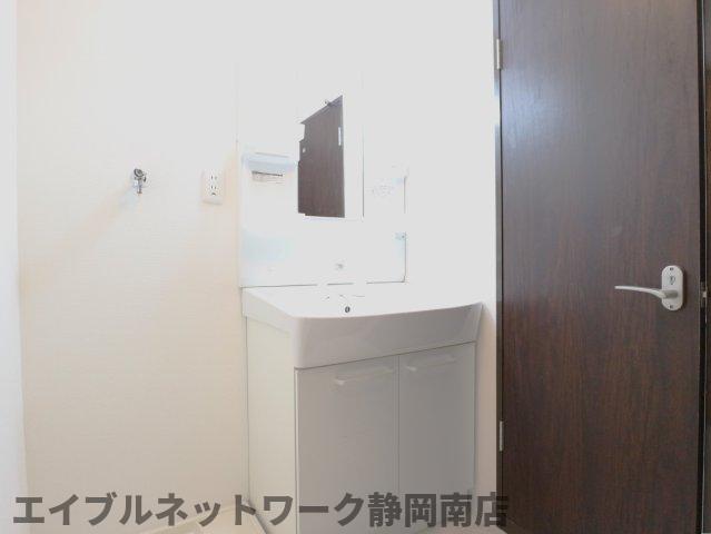 【静岡市駿河区高松のマンションの洗面設備】