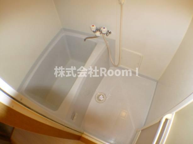 バス・シャワールーム　落ち着いた空間のお風呂です