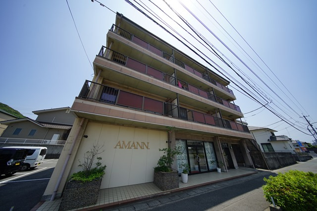 【下関市川中豊町のマンションの建物外観】