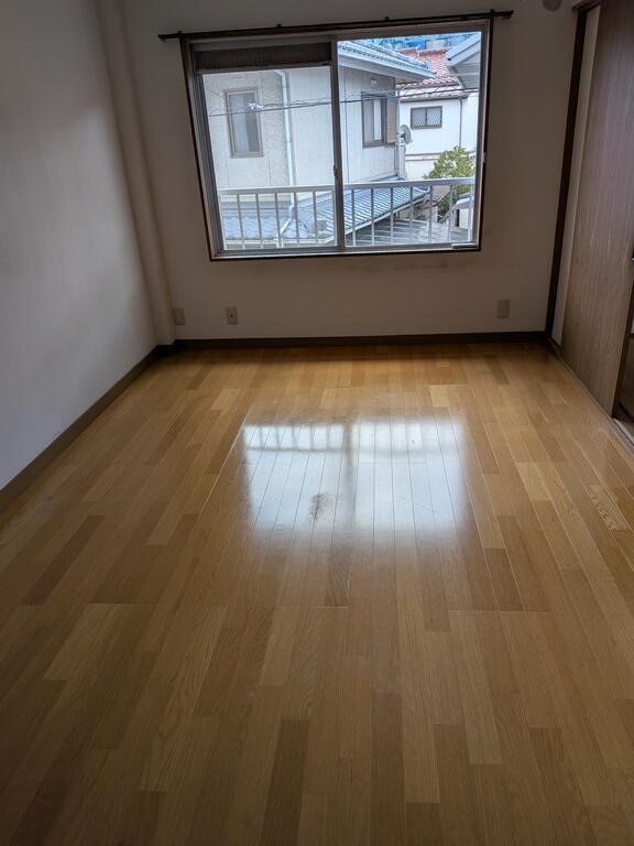石場テラスハウスの居間写真