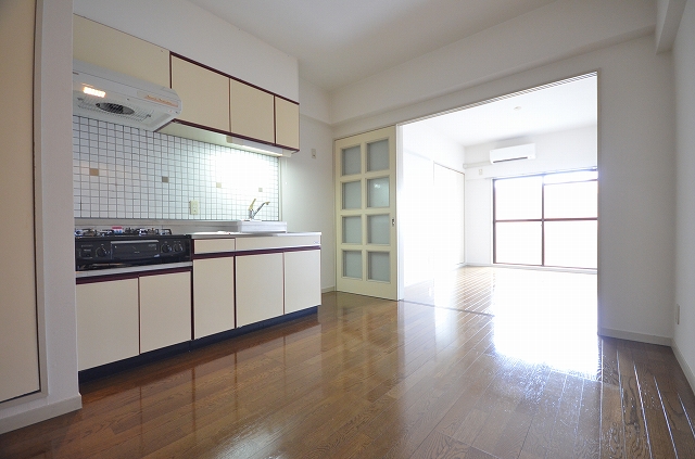 居室・リビング　写真は別号室のものです。