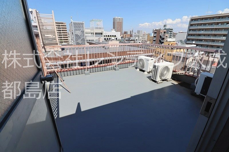 【大阪市都島区都島本通のマンションのバルコニー】