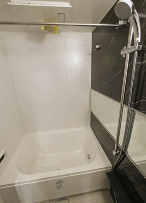 バス・シャワールーム　★ゆったり浸かれる浴槽★