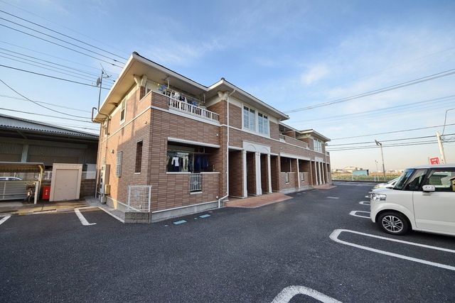 川越市大字大仙波新田のアパートの建物外観