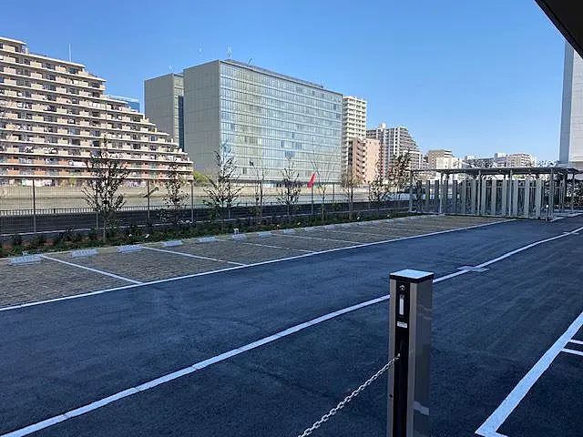 【江東区東雲のマンションの駐車場】