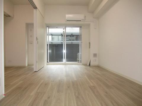 居室・リビング　室内