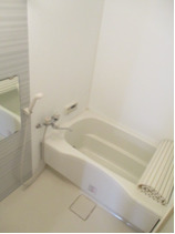 バス・シャワールーム　落ち着いた空間のお風呂です