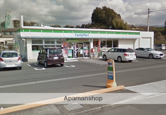 コンビニ　ファミリーマート大渕久保町店（コンビニ）まで826m