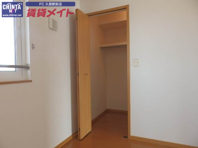 収納　同型参考写真