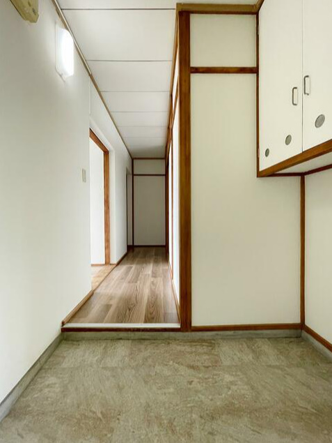 地下鉄七隈線 七隈駅 徒歩34分 5階建 築49年の玄関写真