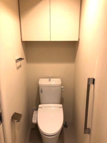 トイレ　温水洗浄便座