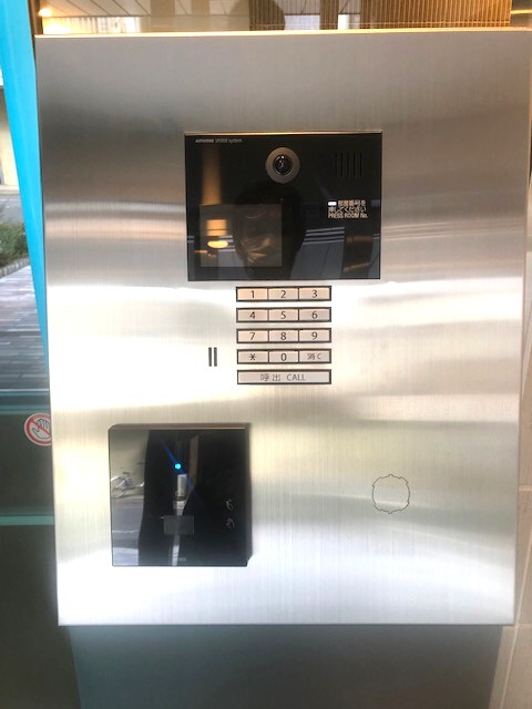 エントランス　タッチキーのＴＶモニター付きオートロックセキュリティ