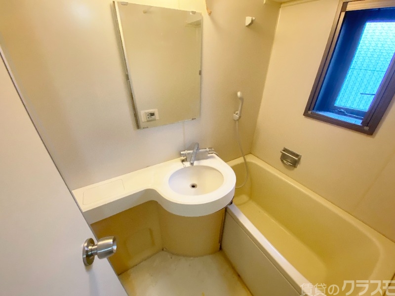 バス・シャワールーム　浴室も広々としています☆換気もスムーズに出来ますね♪