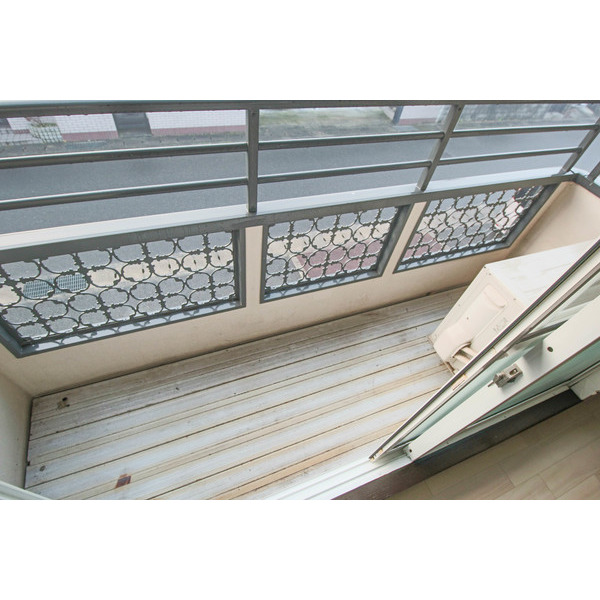 バルコニー　同じ建物の別なお部屋