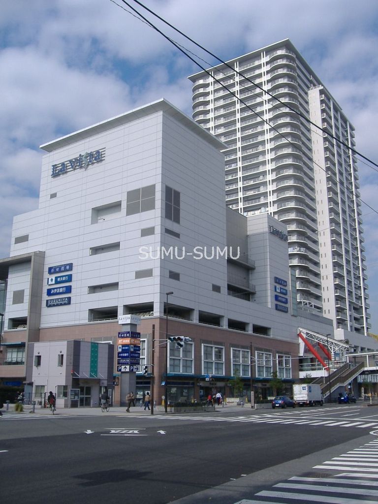 ショッピングセンター　らびすた新杉田（ショッピングセンター）まで560m