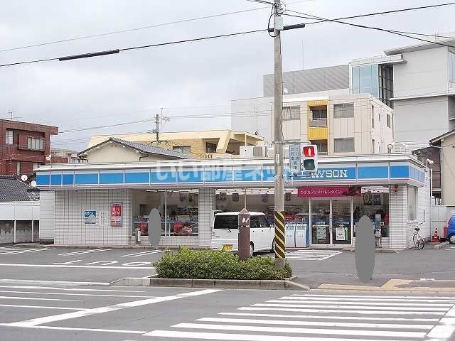 コンビニ　ローソン 鹿児島甲南高校前店（コンビニ）まで198m