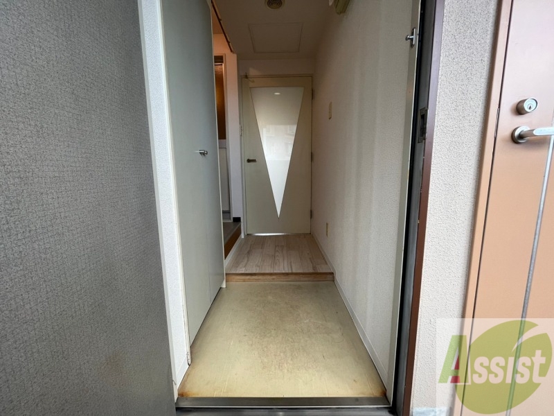 玄関　玄関からの様子を撮影してみました。動線になります。