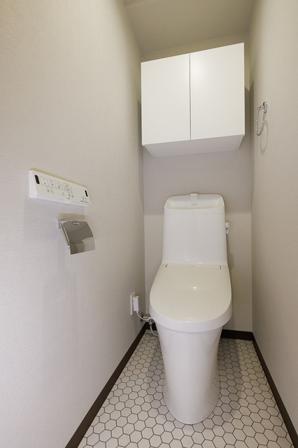 トイレ　※写真は同タイプ住戸です。