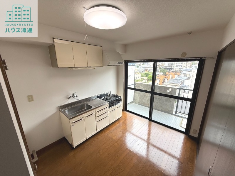 居室・リビング　※別号室の写真※