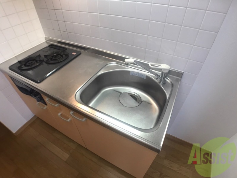 キッチン　キッチンはシステムキッチンです。お料理が捗りそうです。