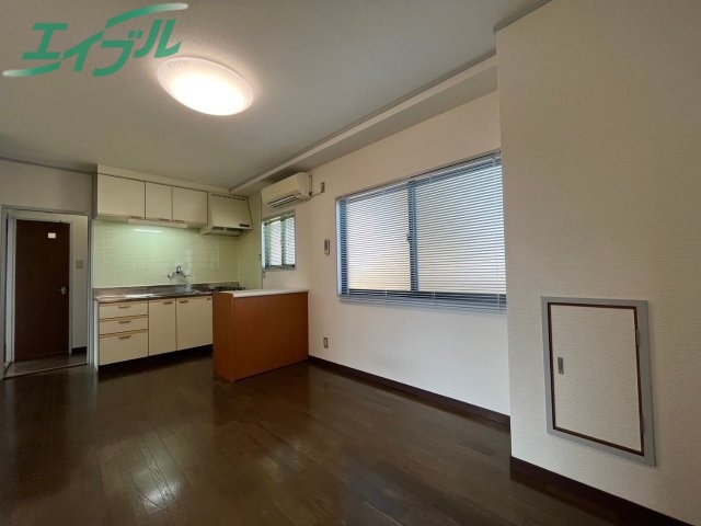 居室・リビング　同型別部屋写真