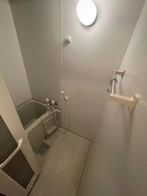 バス・シャワールーム　別号室類似写真