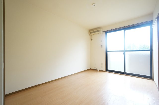 居室・リビング　※同物件・同タイプの写真です。