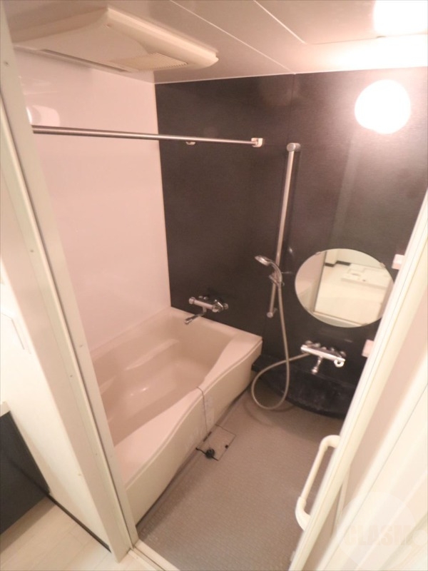 バス・シャワールーム　浴室乾燥機能付き