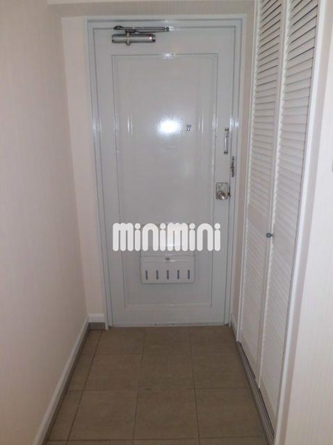 玄関　下駄箱付き玄関