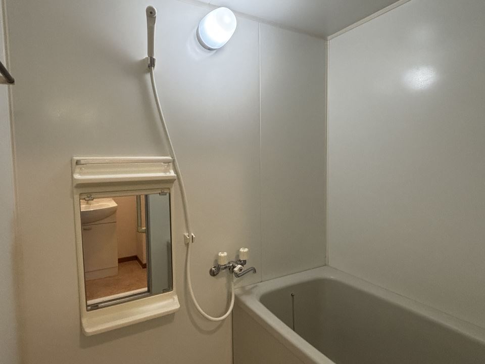 バス・シャワールーム　★パネルで温度調整できます★