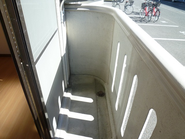 バルコニー　日当たり良好バルコニー