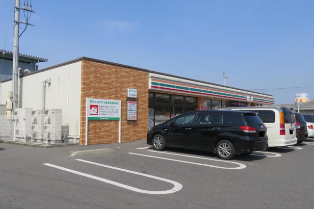 コンビニ　セブンイレブン岡山平井6丁目店（コンビニ）まで643m