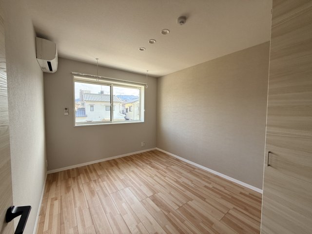 居室・リビング　別号室の写真です。