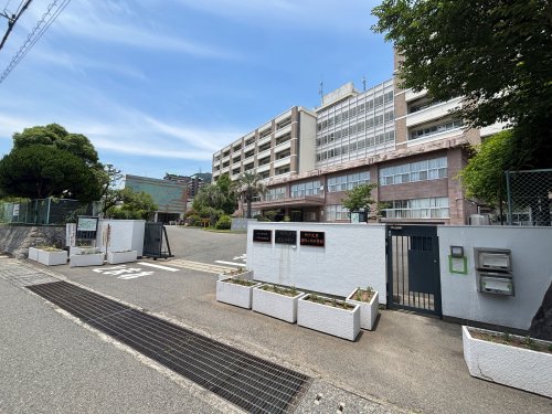 大学・短大　神戸大学 発達科学部・人間発達環境学研究科 総務係（大学・短大）まで555m