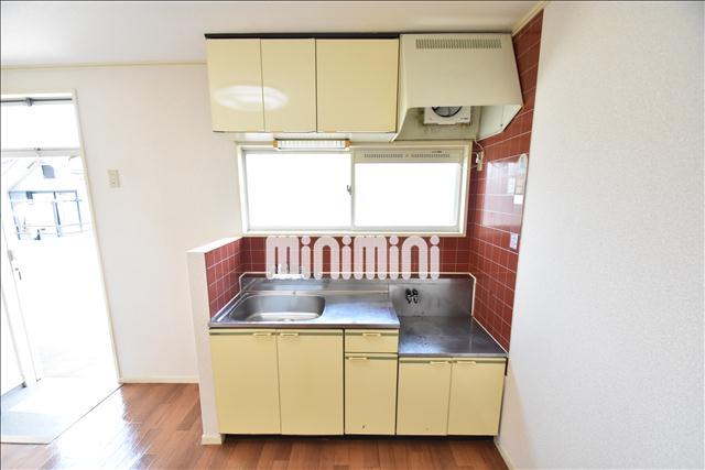 キッチン　キッチン横に冷蔵庫が置けます