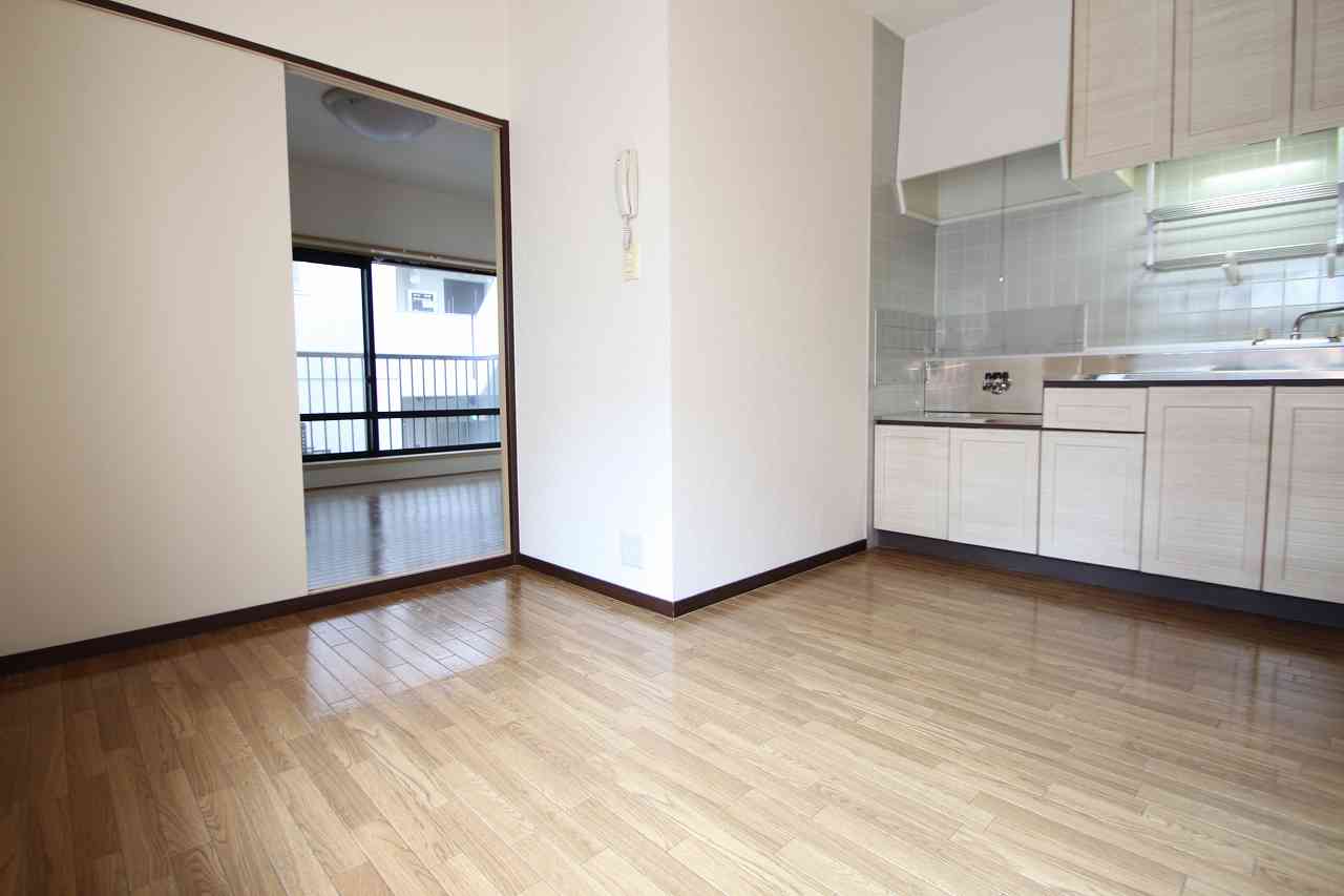 居室・リビング　☆こじょお家賃でこの広さは魅力的です☆