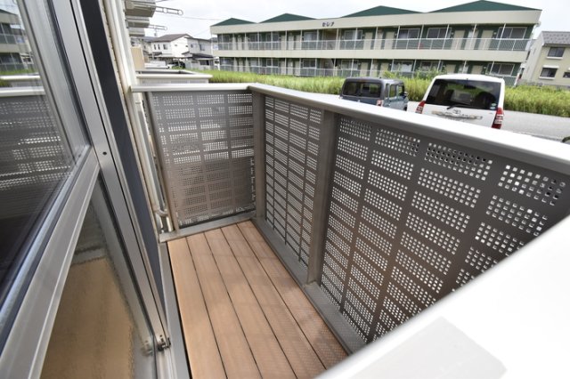 バルコニー　外からの目が気にならないバルコニーで洗濯物が干せます