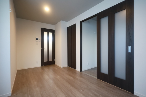 居室・リビング　※別部屋の写真です