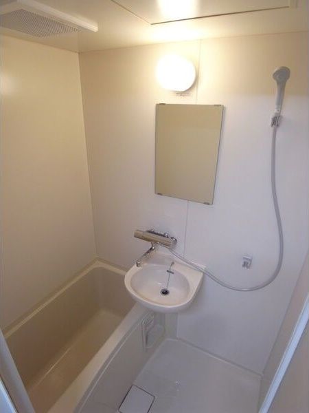 バス・シャワールーム　※別号室の写真となります。