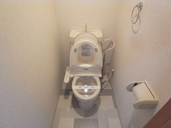 トイレ　※別号室の写真となります。